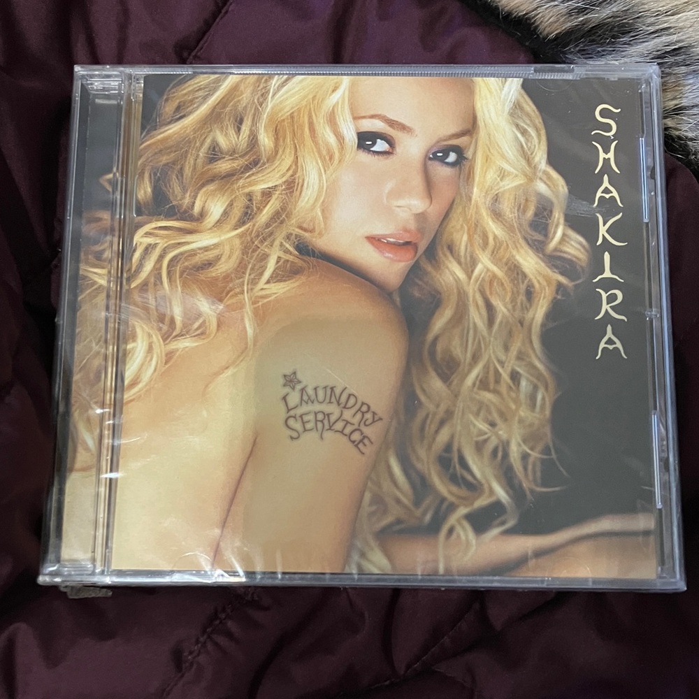 Shakira Laundry service  CD